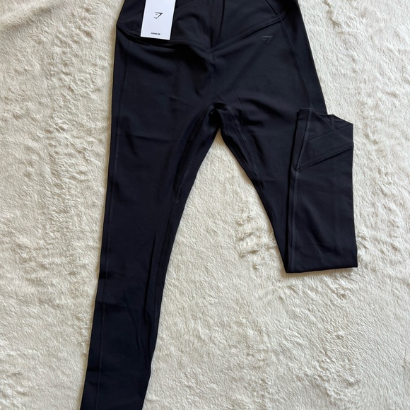 Black Gymshark Crossover Leggings with Ankle Detail - Picture 1 of 3
